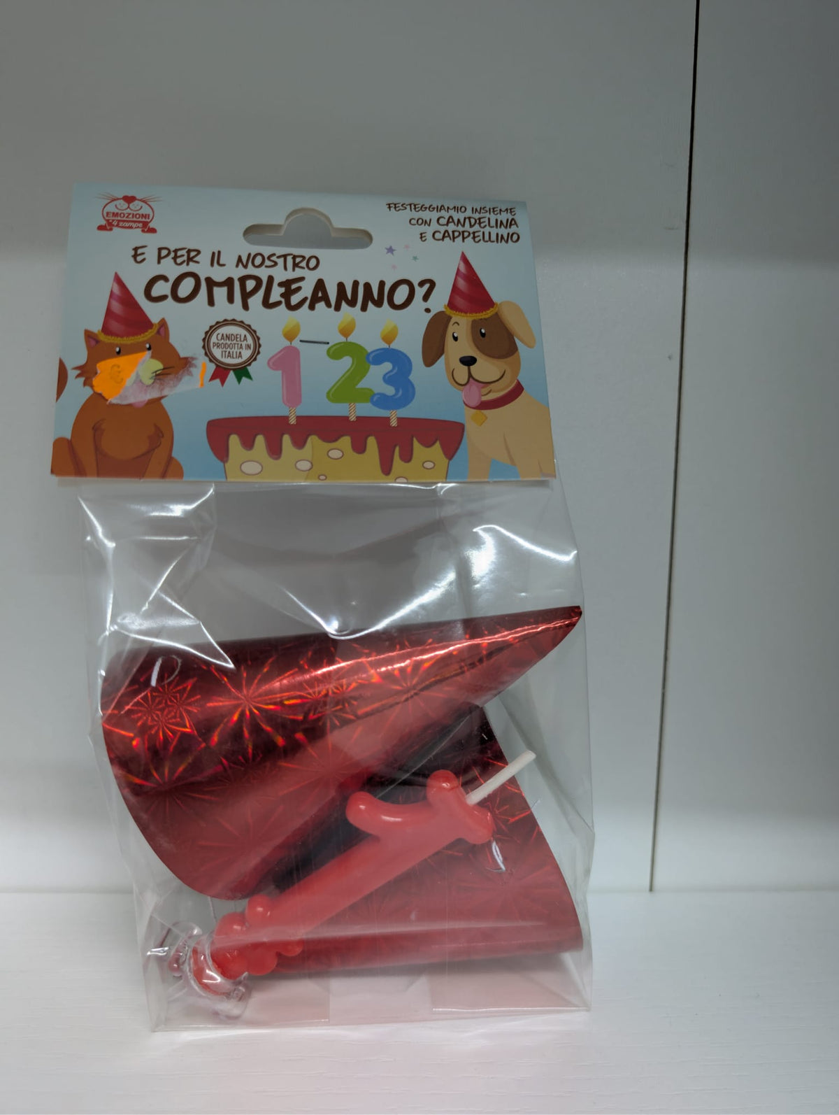 Festeggiamo Insieme Con Candelina, Cappellini e Tortina al Manzo da Personalizzare per il tuo Gatto